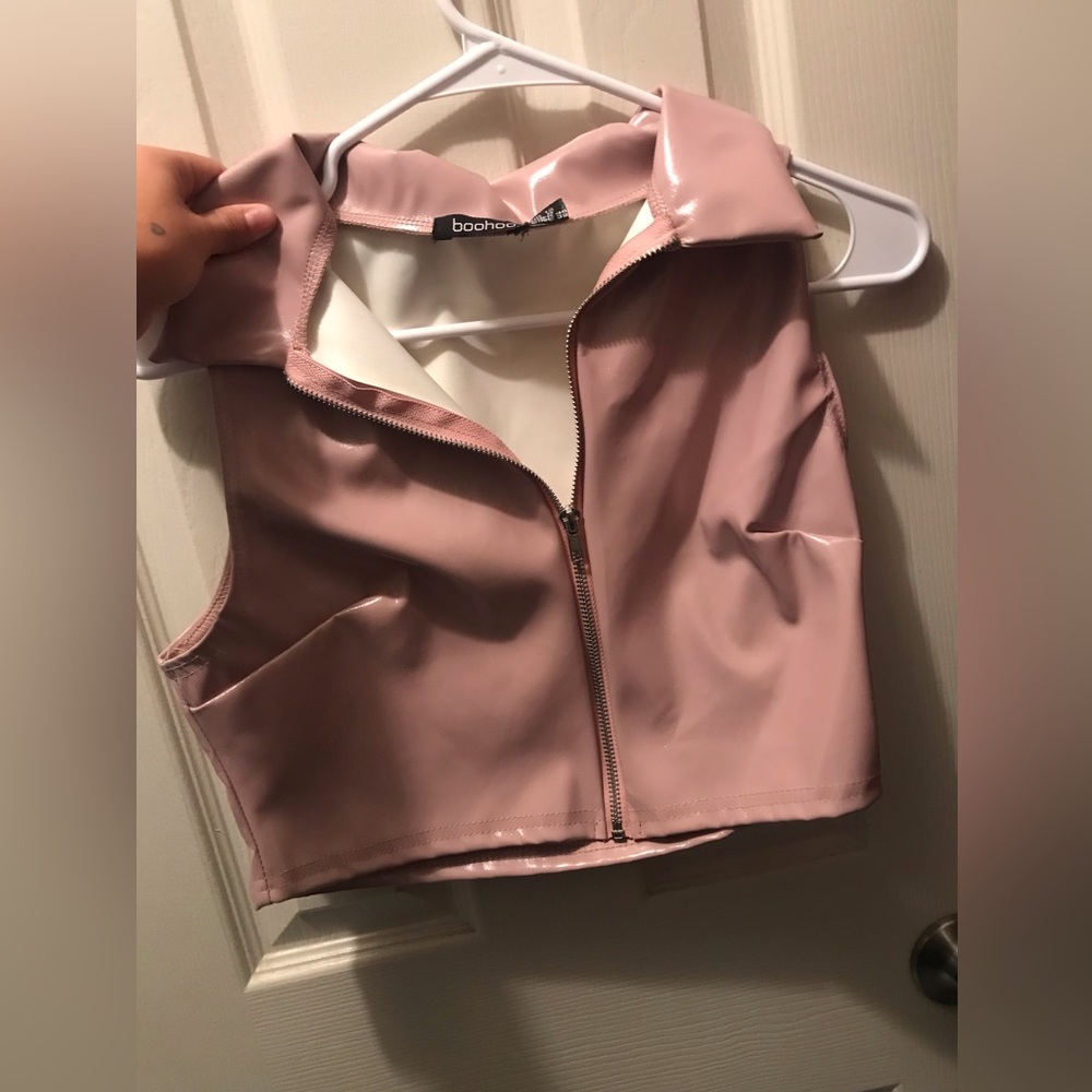 Sleeveless vest